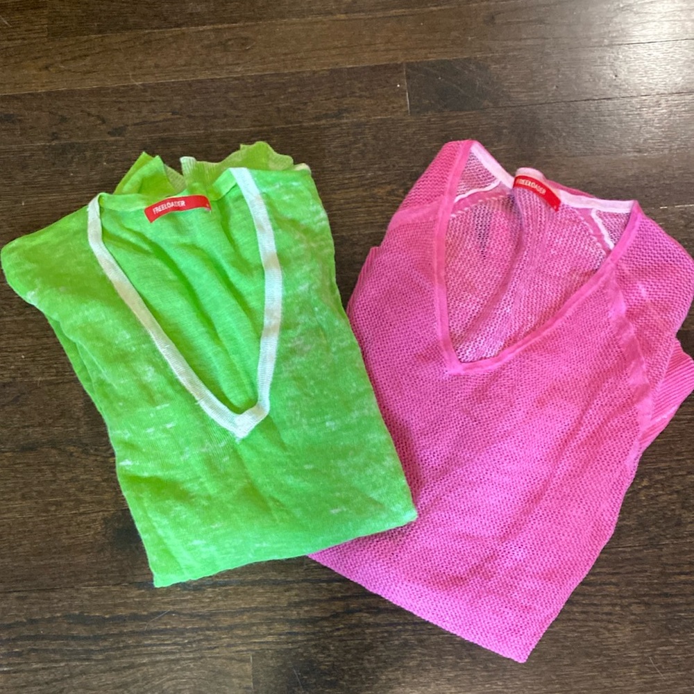 Freeloader light woven long sleeved sweater bundle - one green/one pink